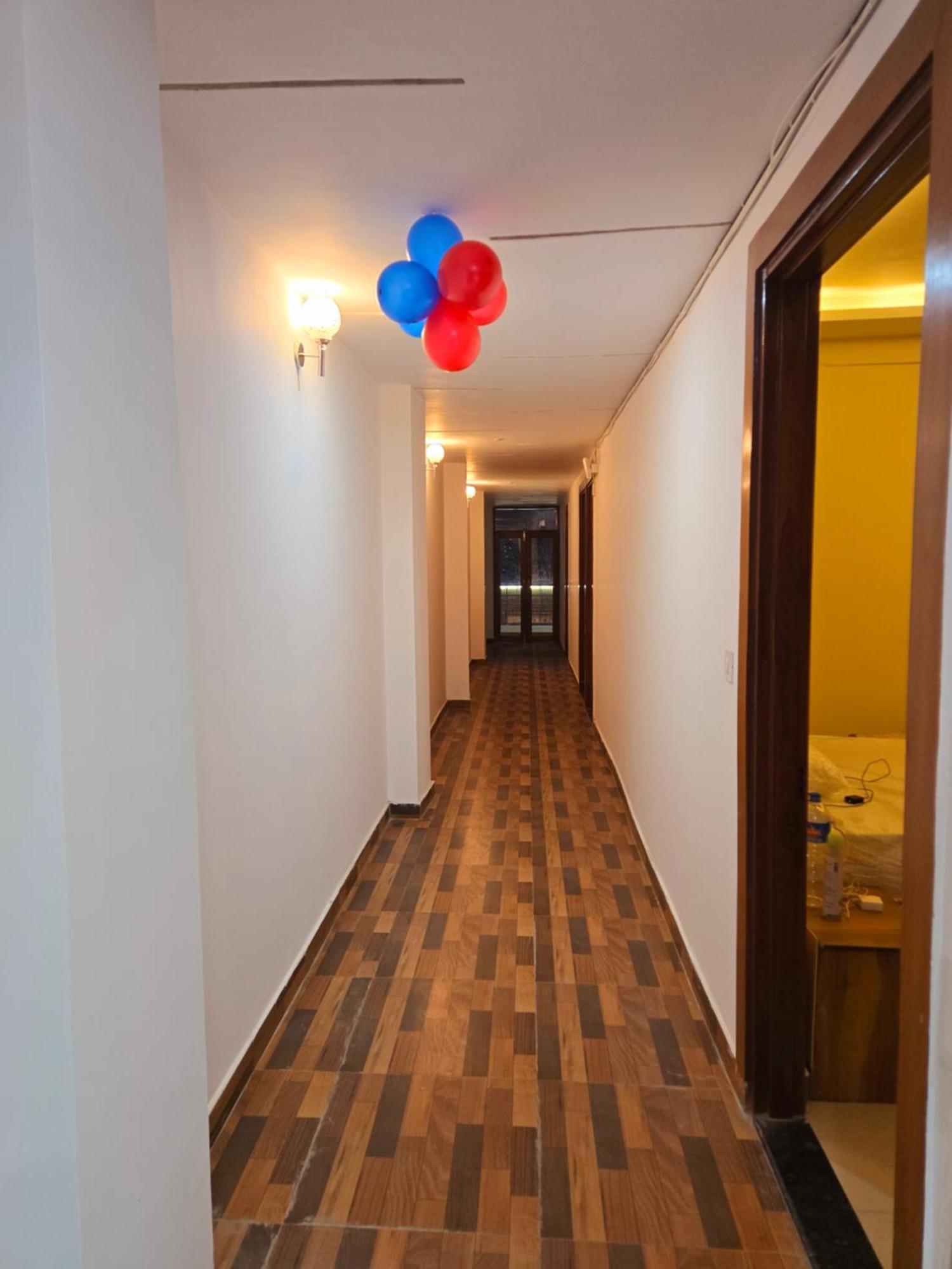 Hotel Blu Plaza Gurgaon Exterior photo