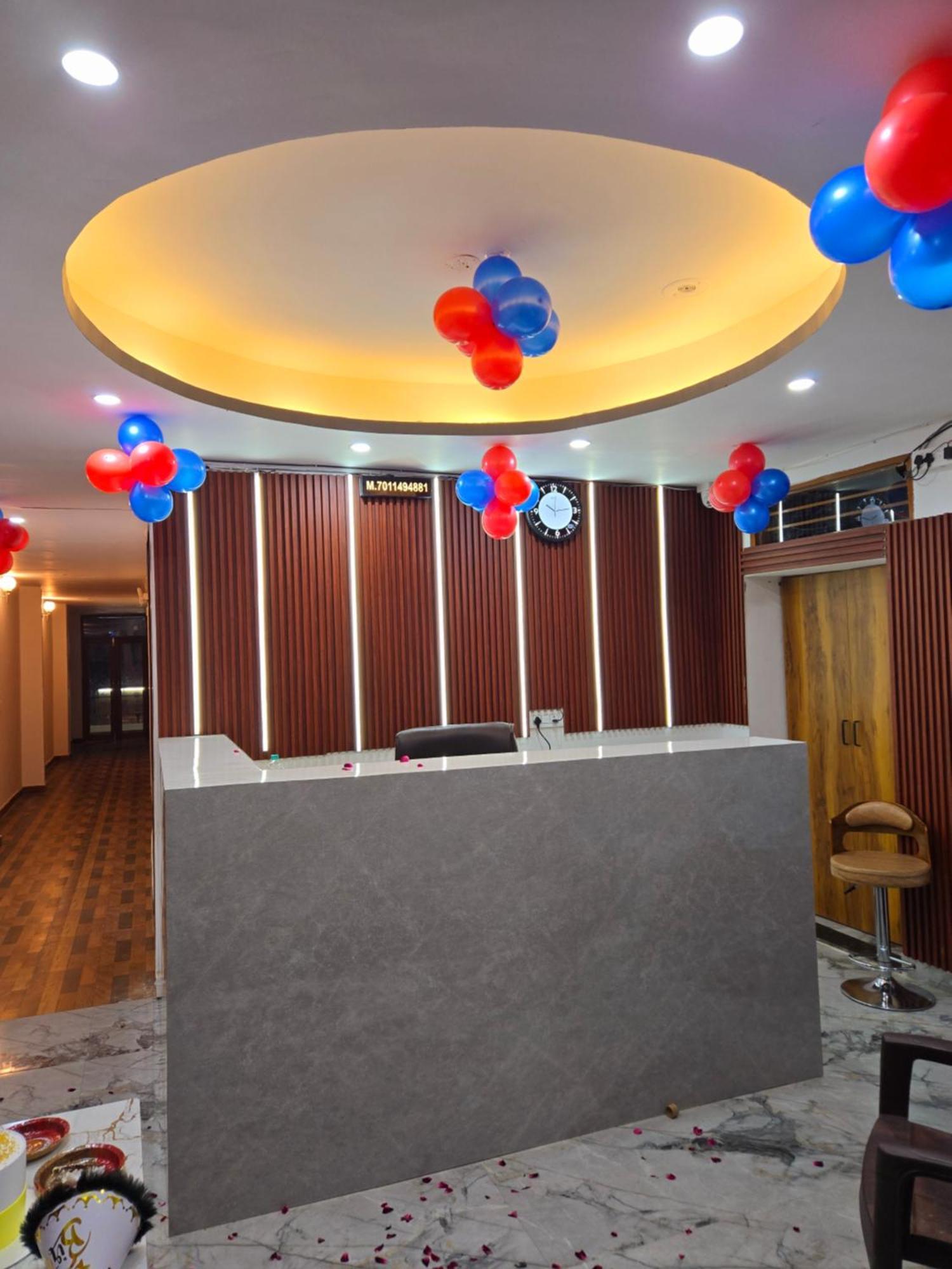 Hotel Blu Plaza Gurgaon Exterior photo